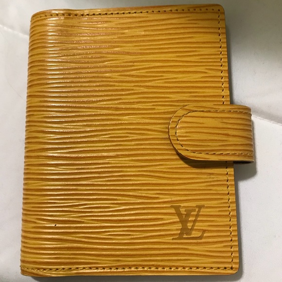 Louis Vuitton Handbags - Louis Vuitton authentic snap epi wallet mustard